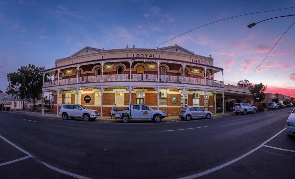 Royal Hotel Sea Lake on Best Street at sunset